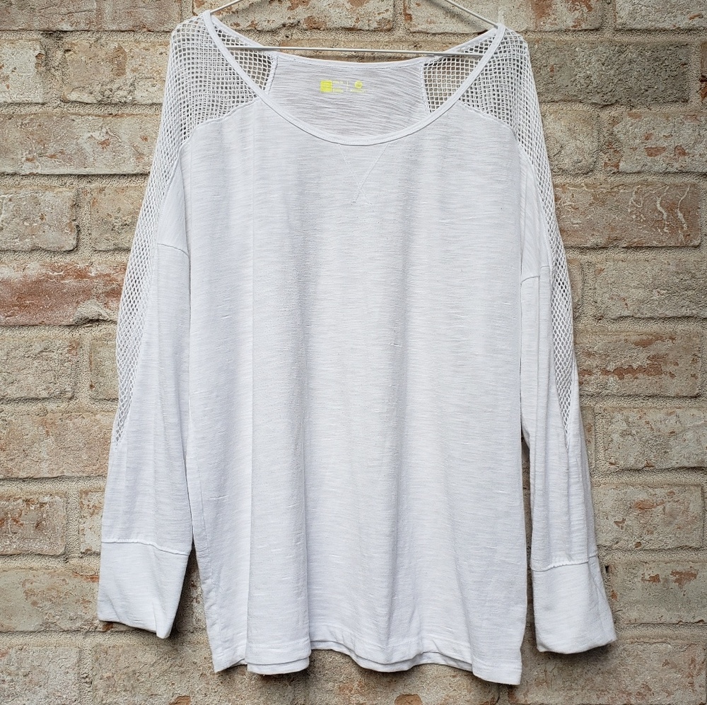 Xersion | white mesh workout tshirt XL